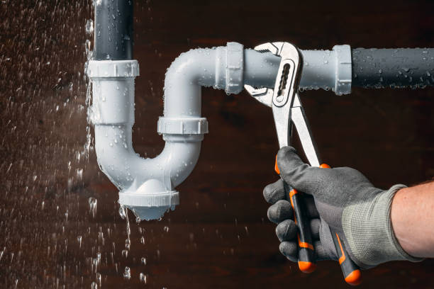 Professional Emergency Plumber technician working in Hamburg, PA